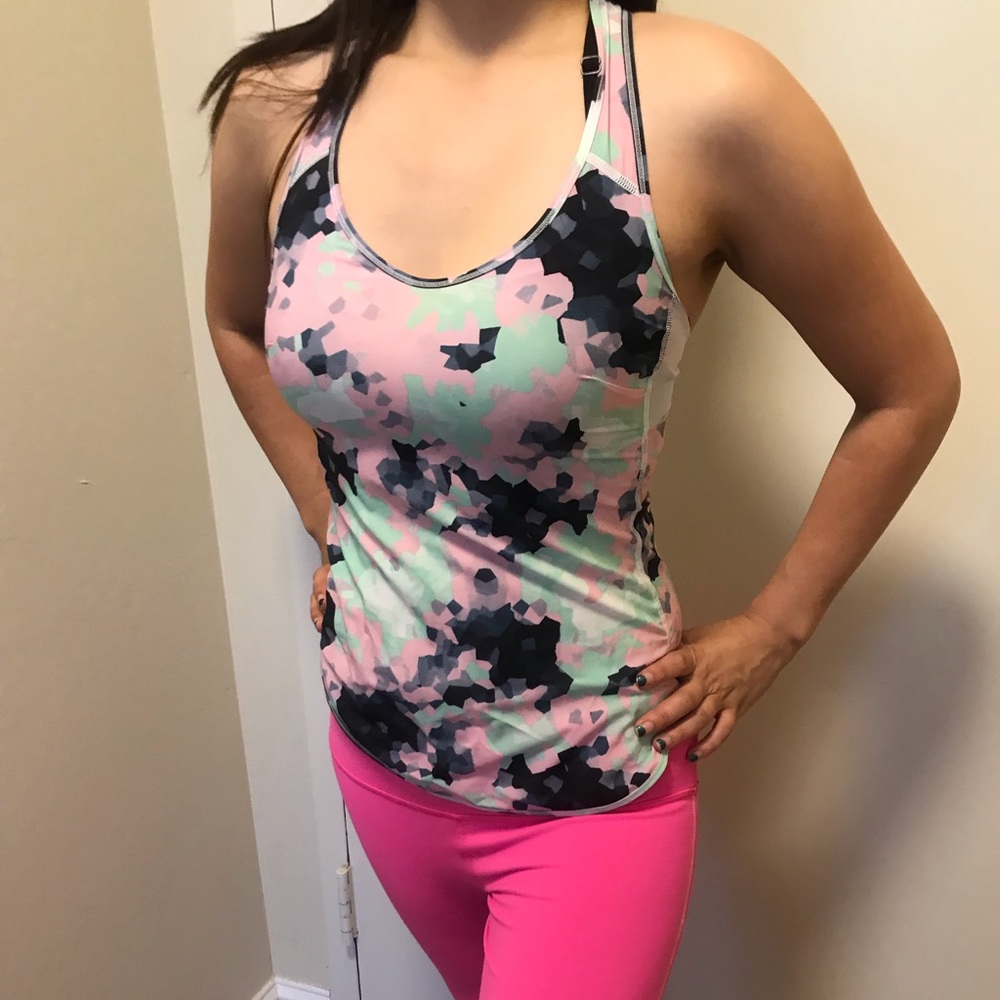 LuLuLemon sz 2 tank top skin tight reflective